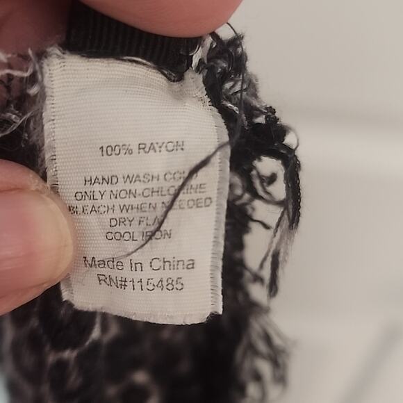 Apt 9. Black/Gray/White Scarf - Picture 5 of 5